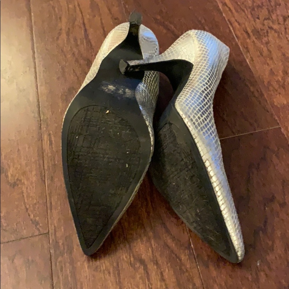 Silver heels - Picture 4 of 4